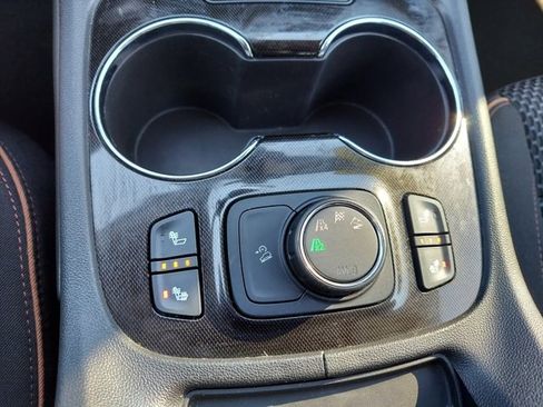Used 2020 GMC Acadia AT4 image 31