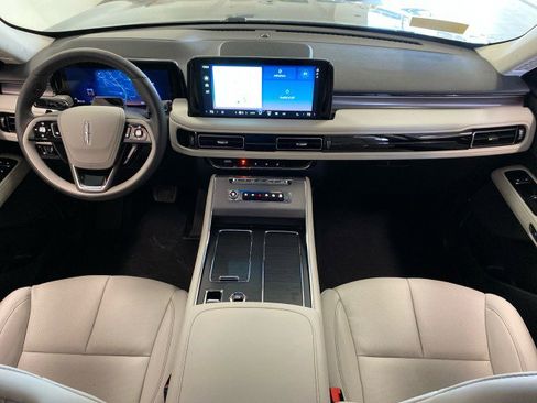 New 2026 Lincoln Aviator AWD image 11