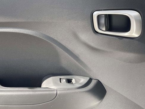 Certified 2026 Hyundai Venue SE image 13