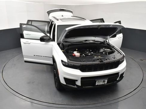 Used 2023 Jeep Grand Cherokee L Laredo AWD/4WD image 25