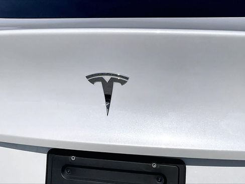 Used 2022 Tesla Model Y Long Range AWD/4WD image 10