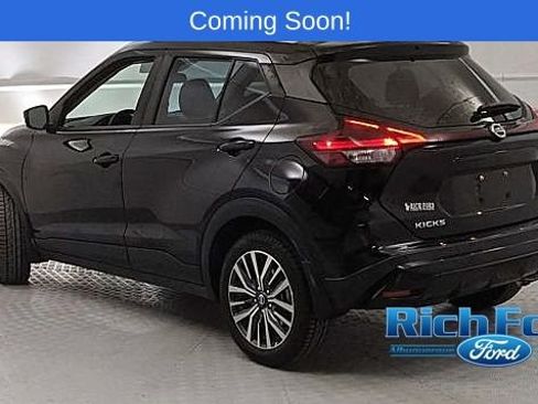 Used 2021 Nissan Kicks SV image 4
