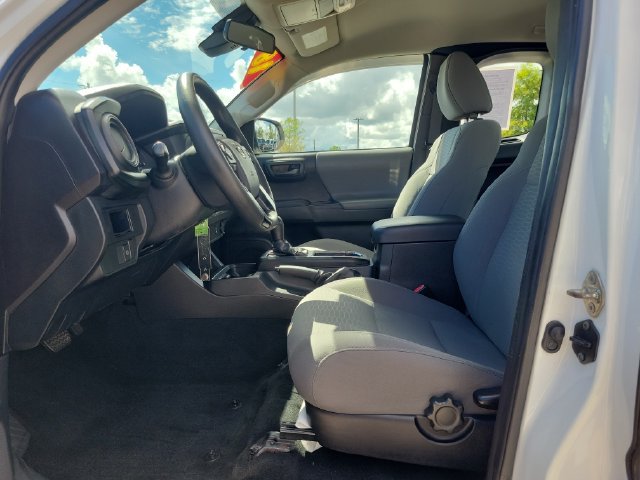 Used 2018 Toyota Tacoma SR AWD/4WD image 11