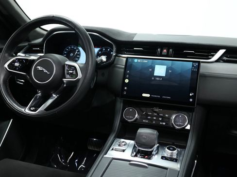 Used 2021 Jaguar F-PACE SVR image 89