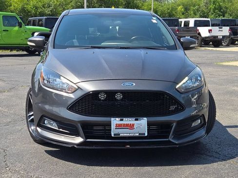 Used 2018 Ford Focus ST FWD image 2