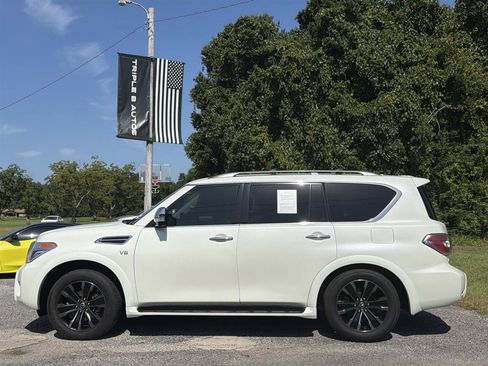 Used 2020 Nissan Armada Platinum w/ Captain's Chairs Package RWD image 3