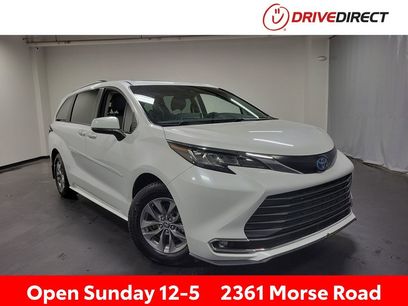 Used 2022 Toyota Sienna XLE