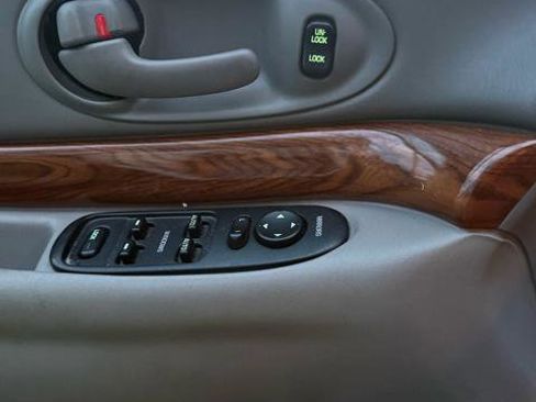 Used 2002 Buick Le Sabre Custom w/ Luxury Pkg FWD image 15