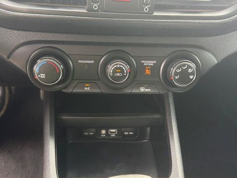 Used 2020 Kia Forte LXS FWD image 17