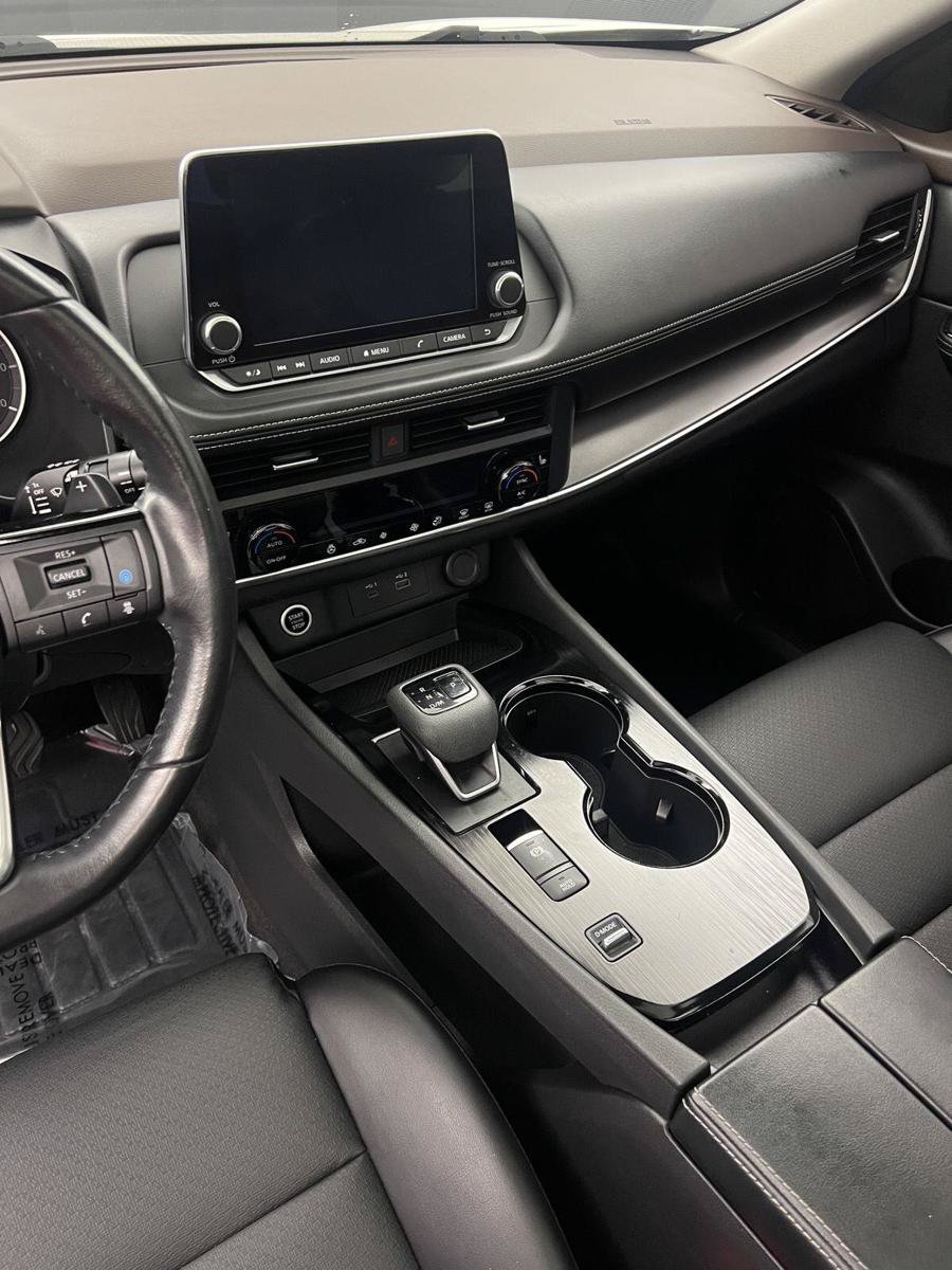 Used 2023 Nissan Rogue SV w/ SV Premium B Package FWD image 18