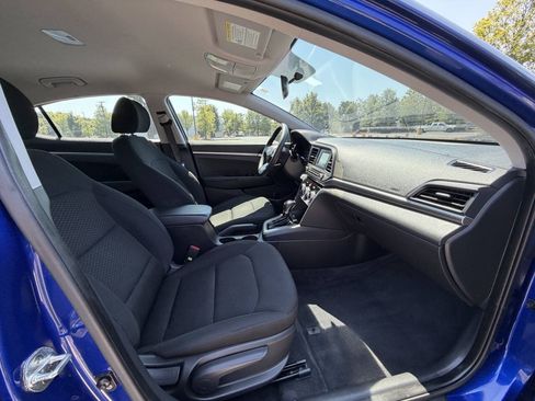 Used 2019 Hyundai Elantra SE FWD image 14