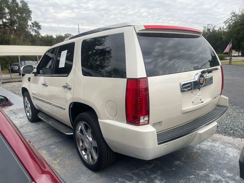 Used 2013 Cadillac Escalade Luxury image 7
