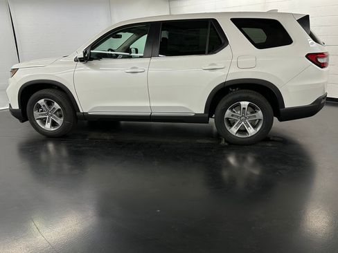 New 2025 Honda Pilot EX-L image 2