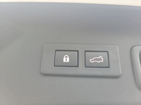 Certified 2025 Subaru Forester Premium image 33