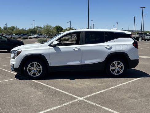 Certified 2024 GMC Terrain SLE FWD image 2