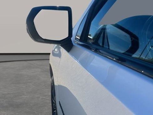 Used 2021 Chevrolet Suburban Z71 w/ Luxury Package image 50