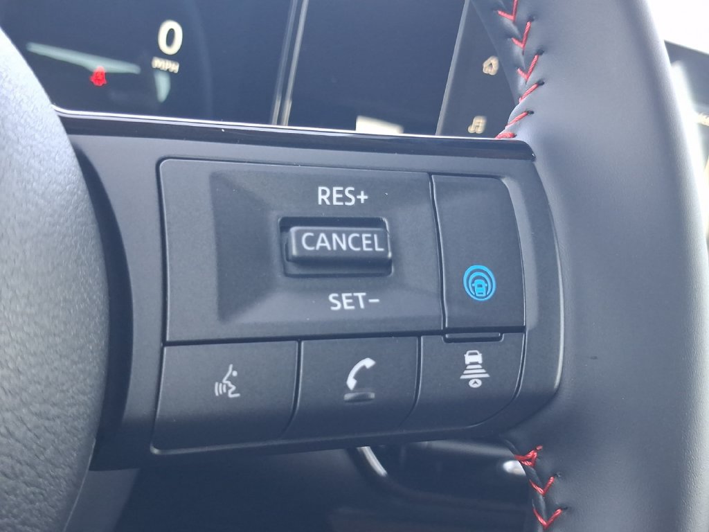 New 2027 Nissan Kicks SR w/ Cold Weather Package FWD image 13