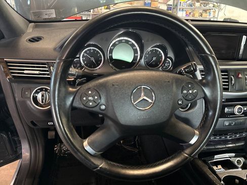 Used 2017 Mercedes-Benz E 300 4MATIC image 45