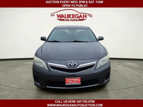 Used 2011 Toyota Camry Hybrid w/ Upgrade Pkg image 2