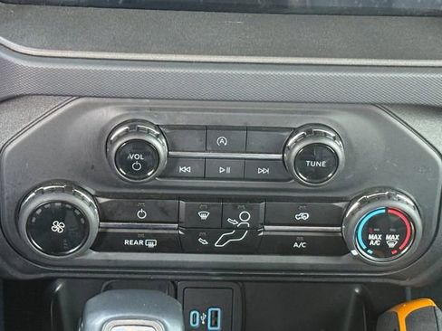 Certified 2024 Ford Bronco Badlands image 4