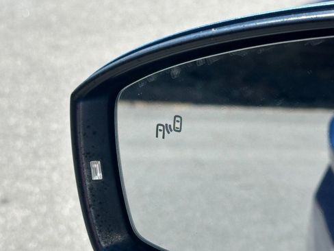 Used 2018 Volkswagen Tiguan SE w/ Panoramic Sunroof Package image 31