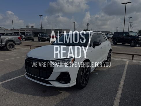 Used 2025 Audi Q3 2.0T Premium Plus AWD/4WD image 2