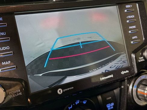 Used 2020 Toyota 4Runner TRD Off-Road image 16