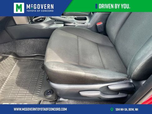 Used 2018 Toyota RAV4 LE w/ All Weather Liner Package AWD/4WD image 10