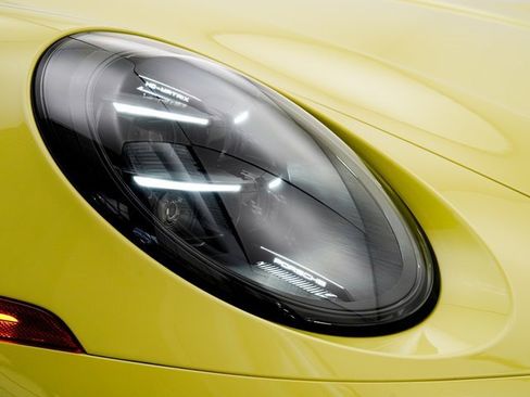 Used 2025 Porsche 911 Carrera image 31