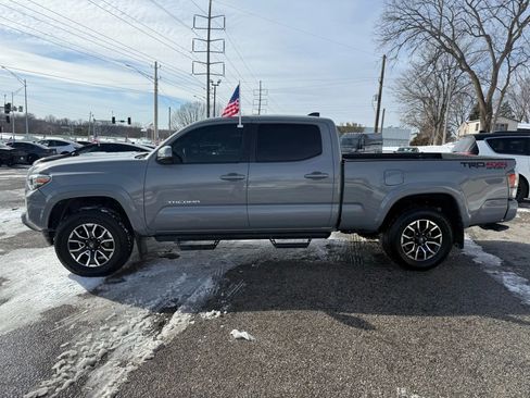 Used 2021 Toyota Tacoma TRD Sport w/ Technology Package image 6