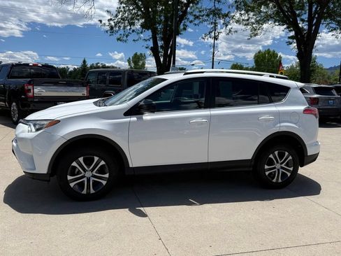 Used 2016 Toyota RAV4 LE AWD/4WD image 7