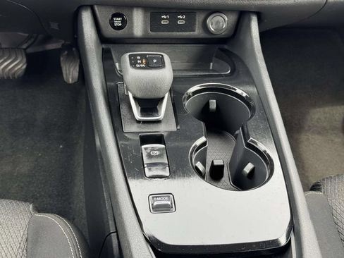 Used 2024 Nissan Rogue SV FWD image 6