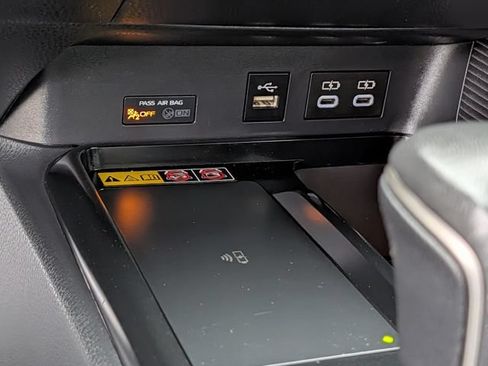 Used 2025 Toyota Camry SE FWD image 18