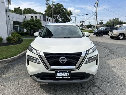 Certified 2023 Nissan Rogue SV w/ SV Premium B Package AWD/4WD image 3