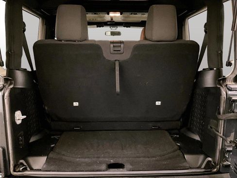 Used 2018 Jeep Wrangler Sport AWD/4WD image 33