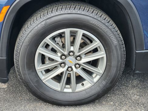 Used 2023 Chevrolet Traverse LT FWD image 30
