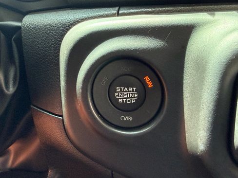 Used 2023 Jeep Wrangler Unlimited Sahara w/ Safety Group AWD/4WD image 28