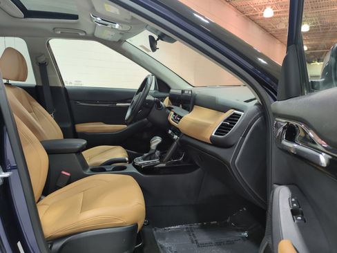 Certified 2024 Kia Seltos EX AWD/4WD image 9