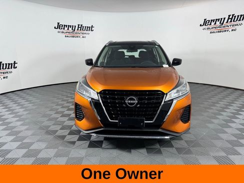 Used 2023 Nissan Kicks SV image 4