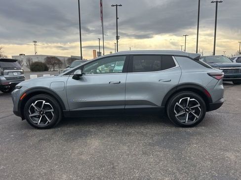 New 2026 Chevrolet Equinox EV LT image 6