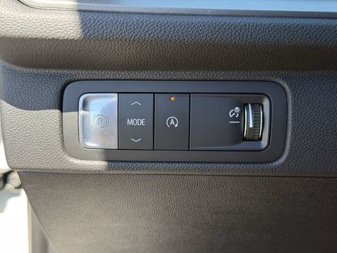 Certified 2026 Chevrolet Traverse LT FWD image 22