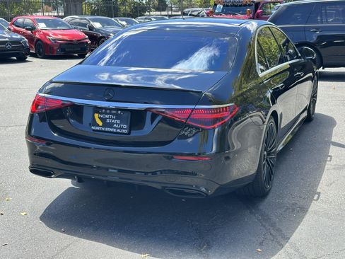 Used 2022 Mercedes-Benz S 500 4MATIC w/ AMG Line Package image 9