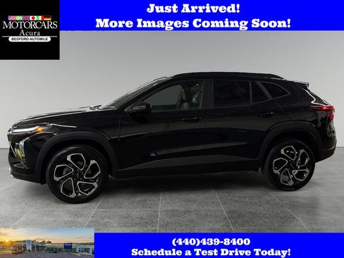 Used 2025 Chevrolet Trax RS FWD image 6