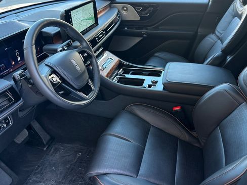 New 2026 Lincoln Aviator Black Label AWD/4WD image 9