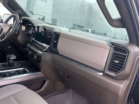 Used 2024 Chevrolet Silverado 1500 LTZ AWD/4WD image 23