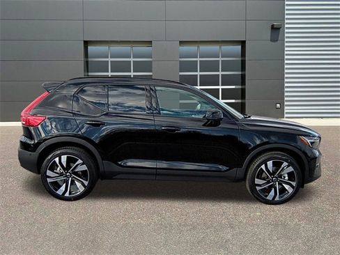 New 2026 Volvo XC40 B5 Ultra w/ Protection Package Premier image 8