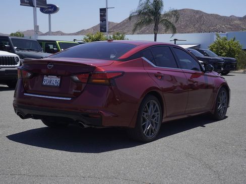 Used 2023 Nissan Altima 2.0 SR FWD image 3