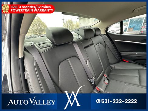 Used 2025 Genesis G70 2.5T RWD image 26