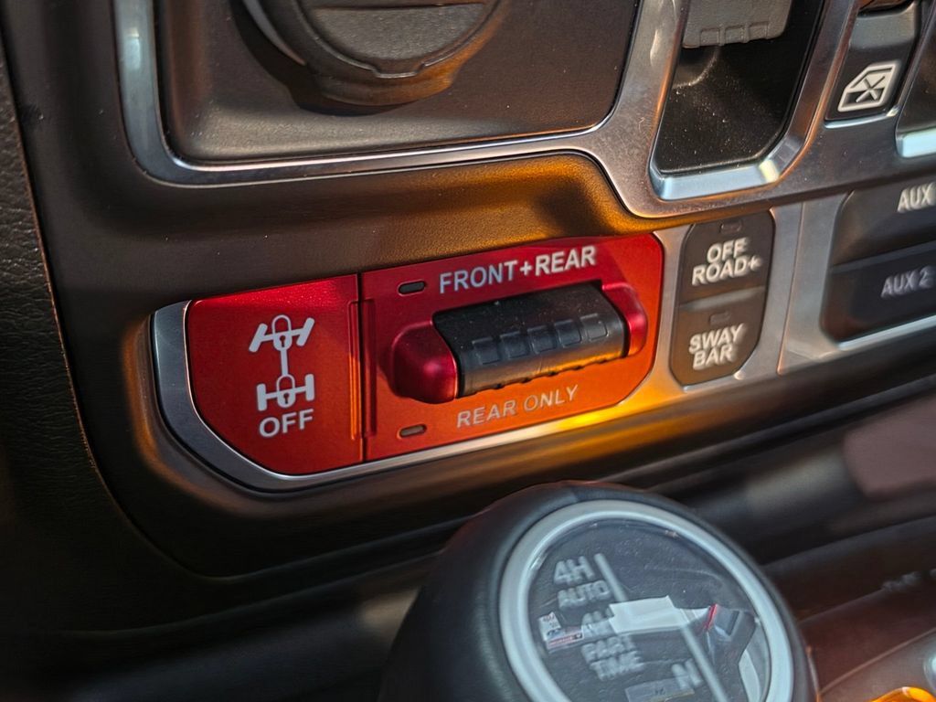 Used 2022 Jeep Wrangler Unlimited Rubicon AWD/4WD image 35