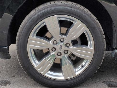 Used 2024 Ford Expedition Platinum AWD/4WD image 14
